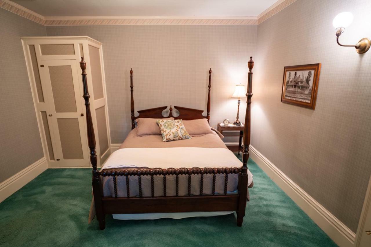 Mccloud Hotel Bagian luar foto