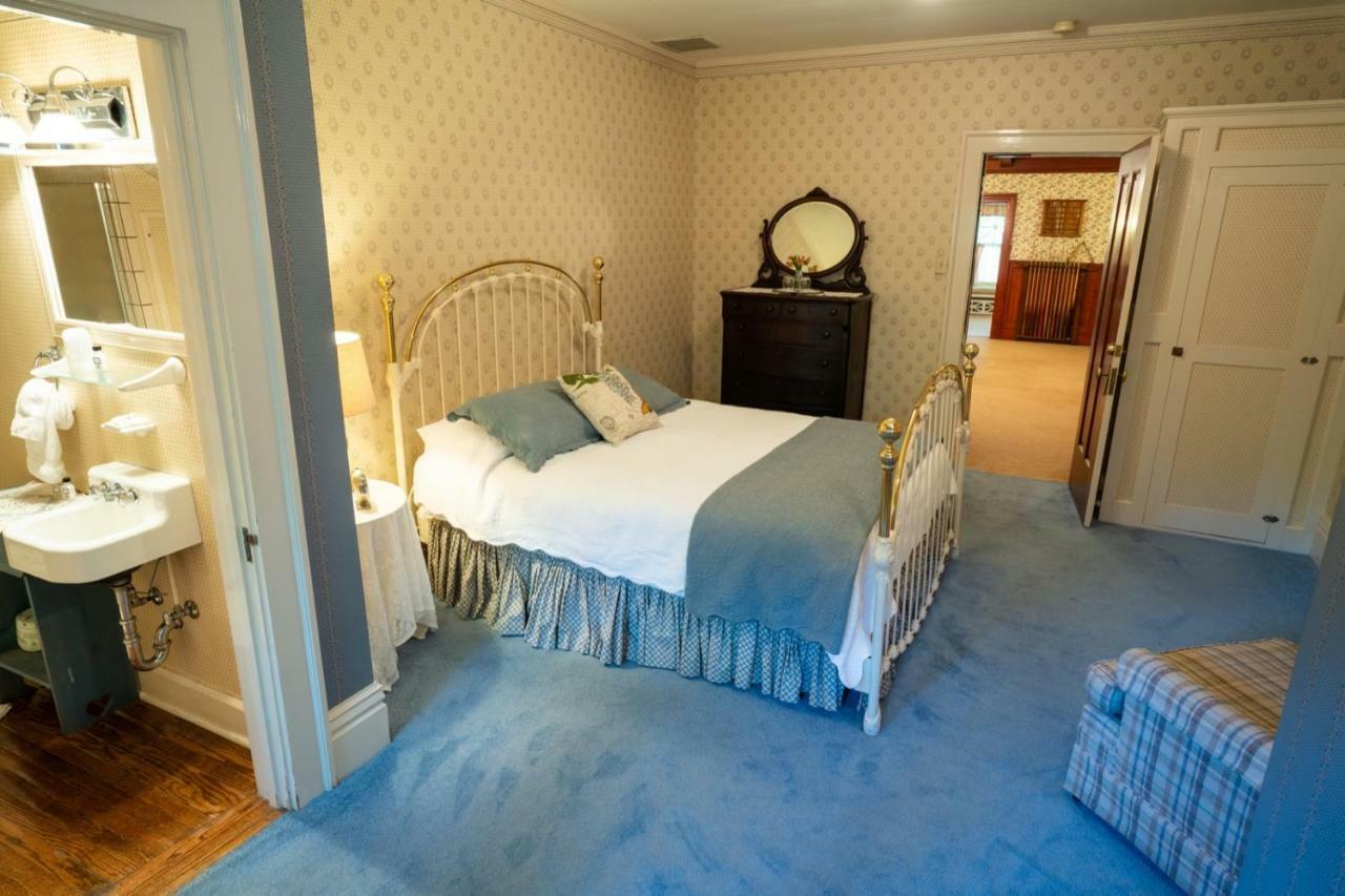 Mccloud Hotel Bagian luar foto